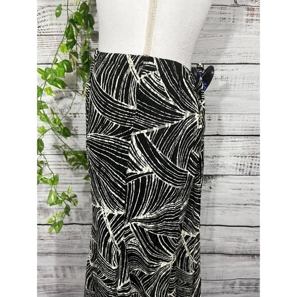 JM Collection Skirt size Small Black White Mesh Long A Line Stretch Tropical - Picture 10 of 14